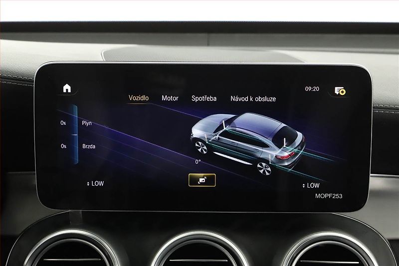 Mercedes-Benz GLC (2020) 300 d - fotka 17 z 21