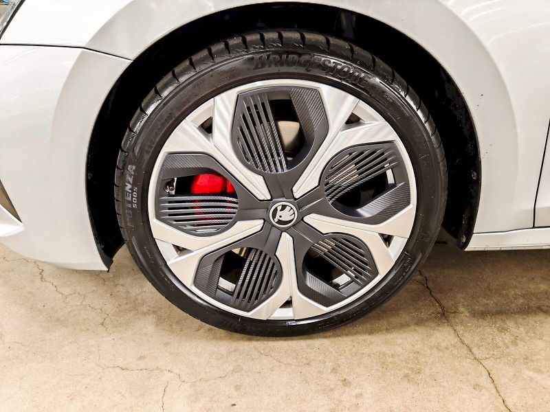 Škoda Octavia (2025) 2.0 TSI 195 kW DSG RS - fotka 31 z 31