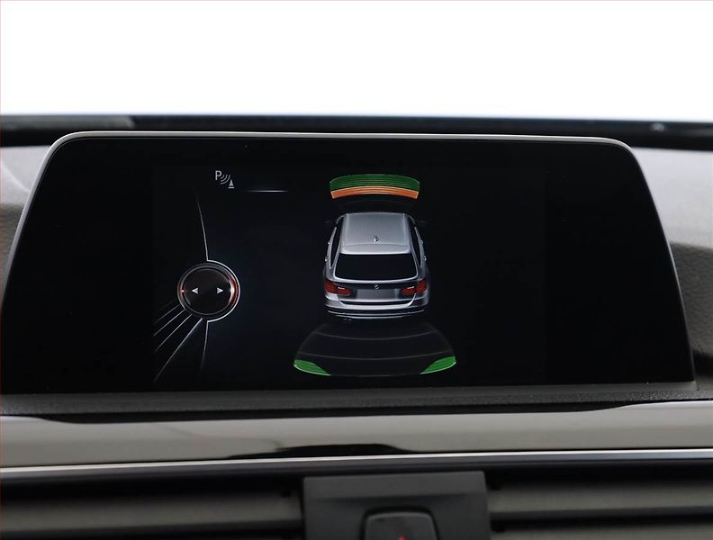 BMW Řada 3 (2017) 318 d, Automat, Serv.kniha - fotka 15 z 19