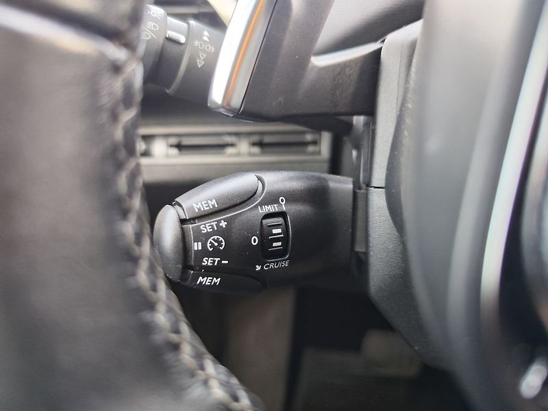 Peugeot 5008 1.2 PureTech/96kW Allure AT - fotka 30 z 34