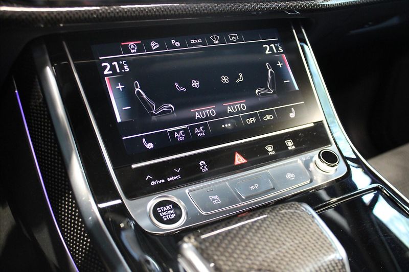 Audi Q7 50 TDi quattro Competition Plu - fotka 27 z 39