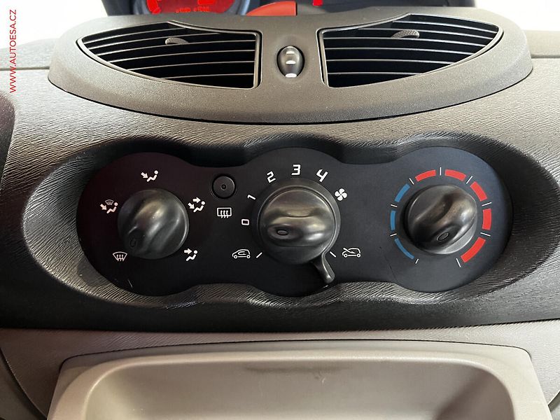 Renault Twingo (2010) 1.2i, ČR - fotka 11 z 11