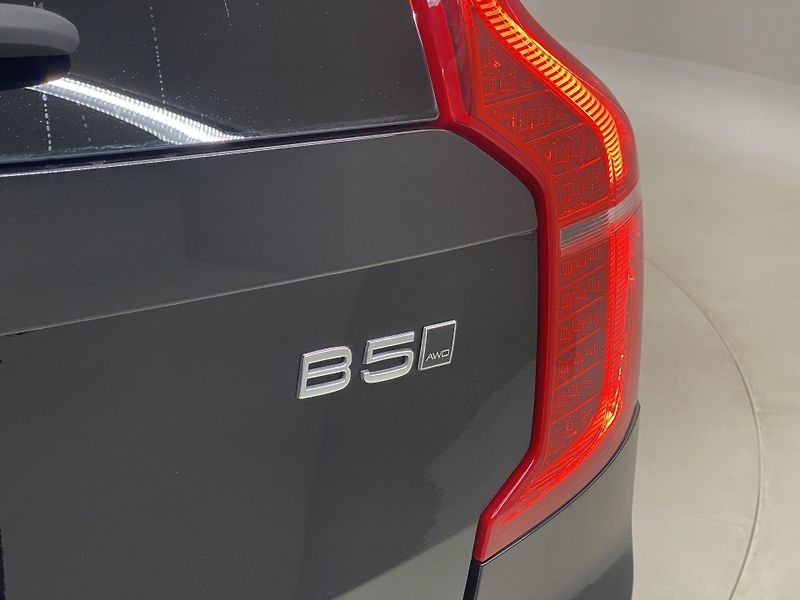 Volvo XC90 B5 AWD BRIGHT ULTIMATE AUT 7m - fotka 40 z 56