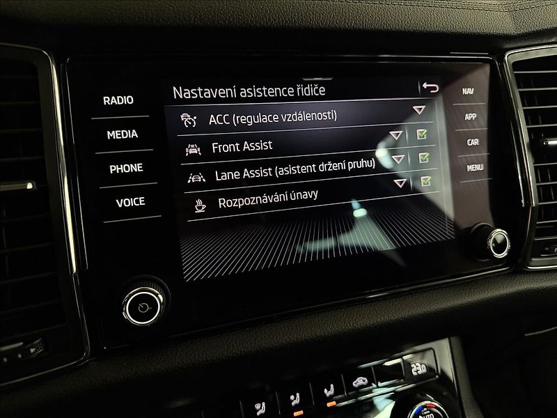 Škoda Kodiaq 2.0TDI 110kW DSG ACC 1MAJ - fotka 23 z 37