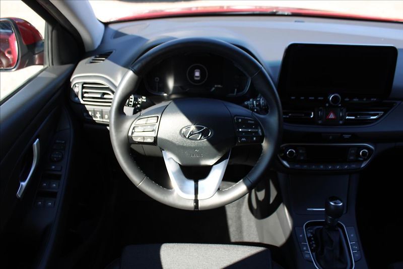 Hyundai i30 1,5 TGDI  1MAJ,AT,STYLE,ZÁRUKA - fotka 12 z 31