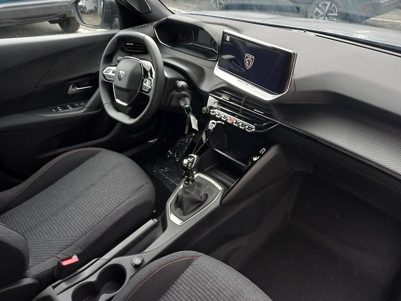 Peugeot 2008 (2026) BUSINESS Turbo 100k MAN6 - fotka 9 z 20