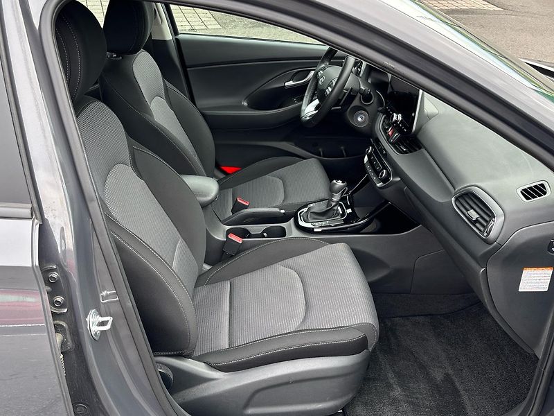Hyundai i30 MHEV Smart DCT - fotka 9 z 25