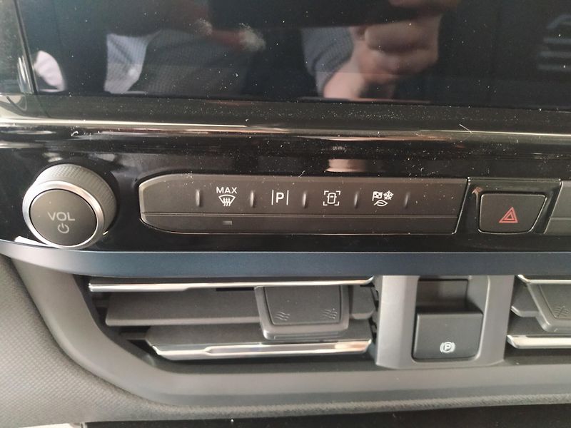Ford Tourneo Custom (2026) 2,5 Duratec PHEV 171kW L2 Tita - fotka 11 z 13