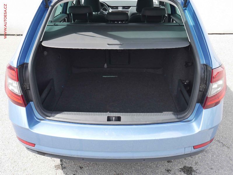Škoda Octavia (2017) 1.6 TDi, ČR, STK 9/2027 - fotka 7 z 13
