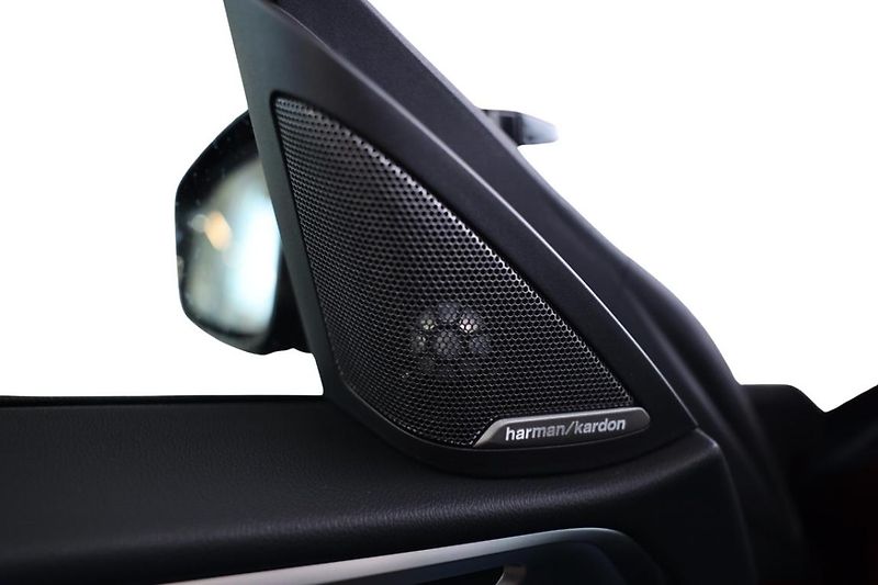BMW i4 M60 xDrive - fotka 25 z 30