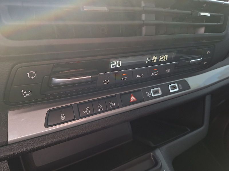 Peugeot Traveller (2026) ALLURE Long 2.2 BHDi 180k EAT8 - fotka 17 z 21