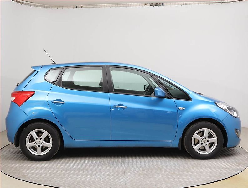 Hyundai ix20 (2017) 1.6 CVVT, ČR,1.maj - fotka 6 z 18