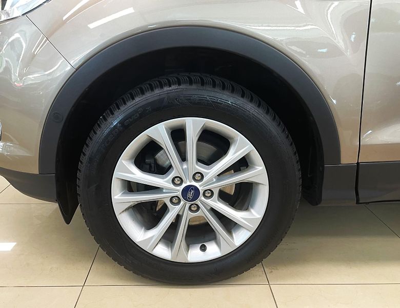 Ford Kuga Titanium 1,5Eoboost, ČR, 1.MAJ - fotka 23 z 27