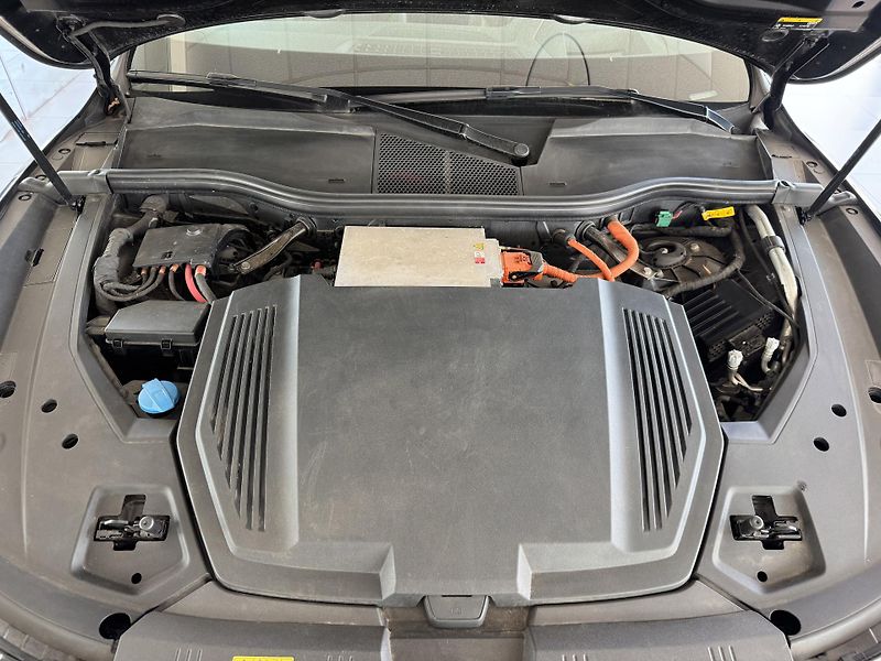 Audi e-tron 55 Quattro*300kW*REZERVACE! - fotka 35 z 35