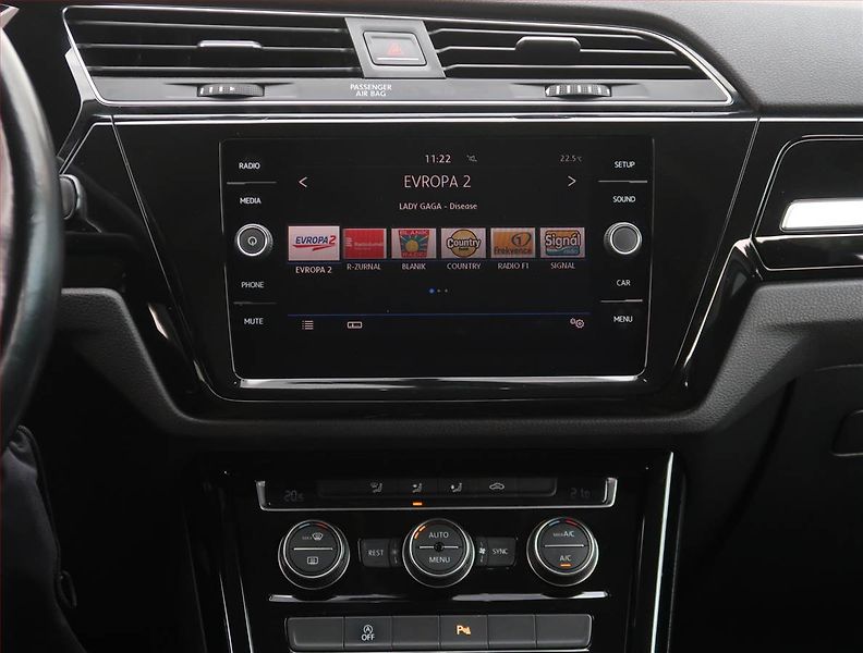 Volkswagen Touran (2018) Highline 2.0 TDI, Serv.kniha - fotka 12 z 19