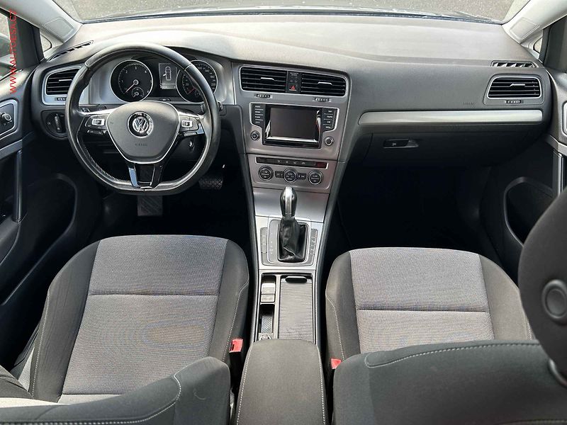 Volkswagen Golf (2015) 1.6TDi, 1.maj, DSG, STK7/28 - fotka 8 z 17