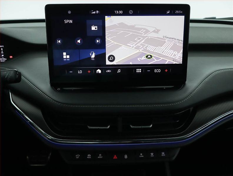 Škoda Enyaq (2023) Sportline iV 60 (62 kWh) - fotka 12 z 17