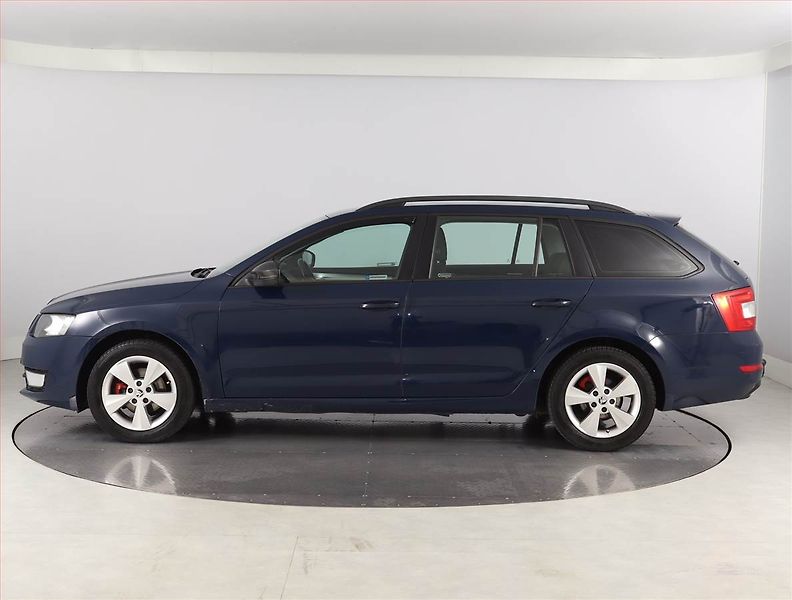Škoda Octavia (2015) 1.6 TDI, Tempomat - fotka 3 z 19
