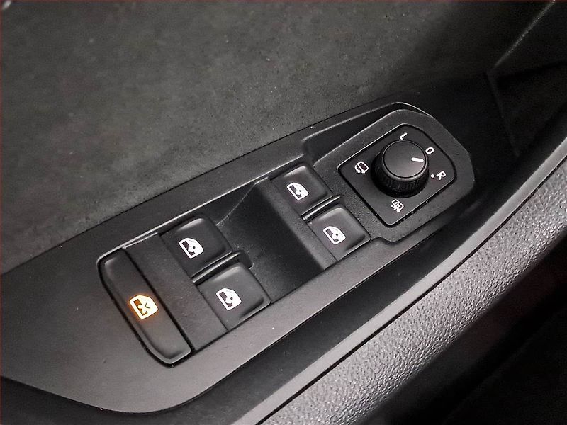 Škoda Kodiaq (2023) 2.0 TDI - fotka 17 z 19