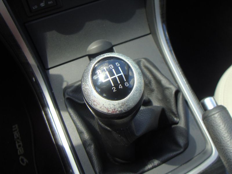 Mazda 6 2.5 i, 125 kW, klima - fotka 16 z 24