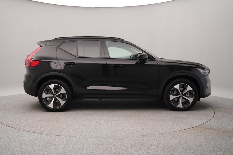 Volvo XC40 B4 DARK ULTRA REZERVACE - fotka 12 z 48