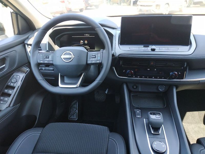 Nissan Qashqai 1.3T mHEV AT,4WD, ZADÁNO - fotka 13 z 25
