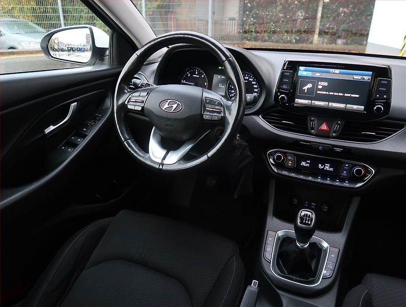 Hyundai i30 (2019) 1.6 CRDi, Tempomat - fotka 7 z 19