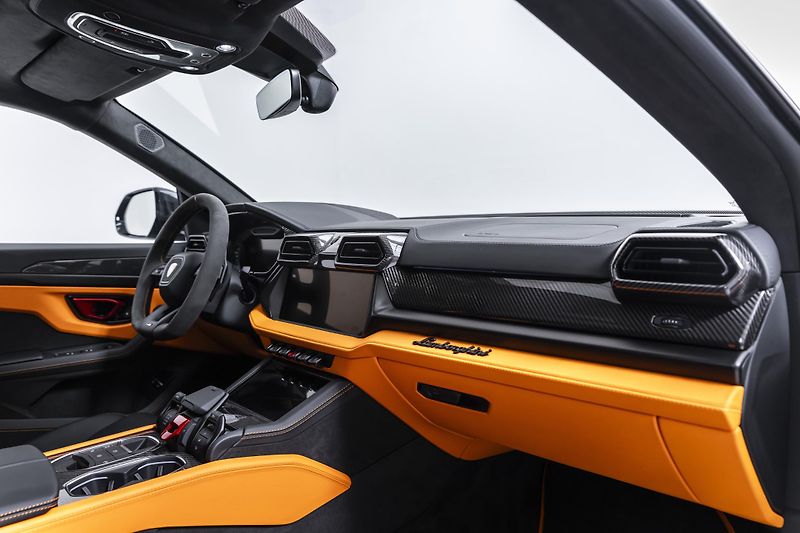 Lamborghini Urus - fotka 15 z 42