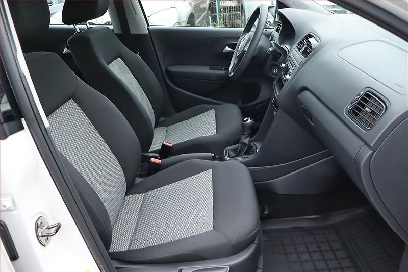 Volkswagen Polo (2013) 1.2 12V, Serv.kniha - fotka 9 z 17