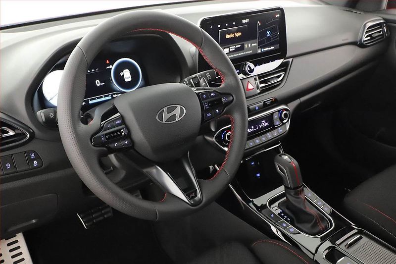 Hyundai i30 (2025) 1.0 T-GDI, N-LINE, DPH - fotka 15 z 17