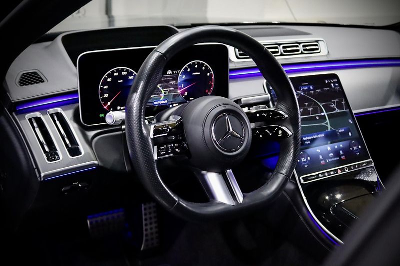 Mercedes-Benz Třídy S 580 Long 4Matic V8 370 kW - fotka 11 z 43