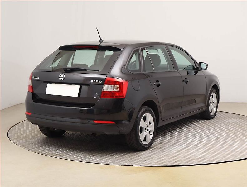 Škoda Rapid (2016) Spaceback 1.2 TSI - fotka 5 z 21