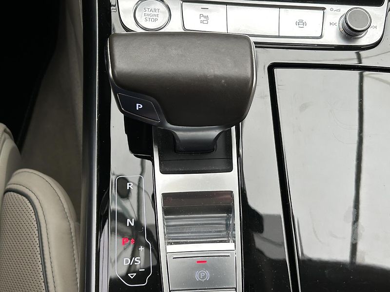 Audi A8 3.0 TDI 4x4 Elegance - fotka 16 z 34