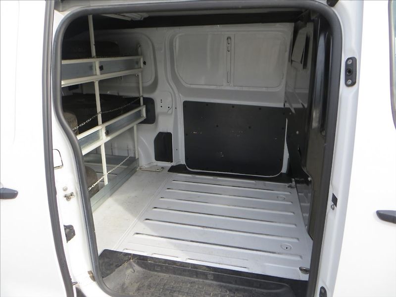 Opel Vivaro 1,5 CDTI 88kw Van L1 - fotka 10 z 18
