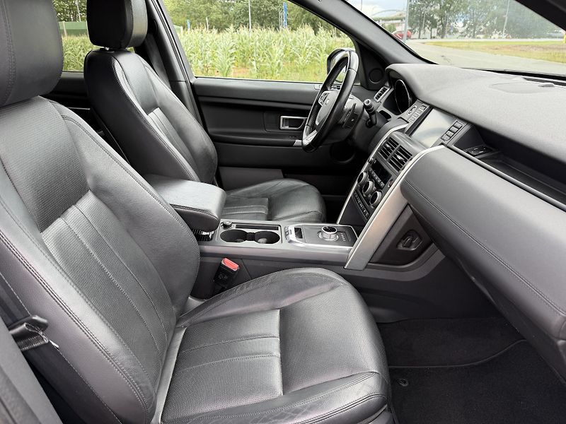 Land Rover Discovery Sport 2.2 TD4 4X4 XENON KŮŽE TAŽNÉ - fotka 38 z 44