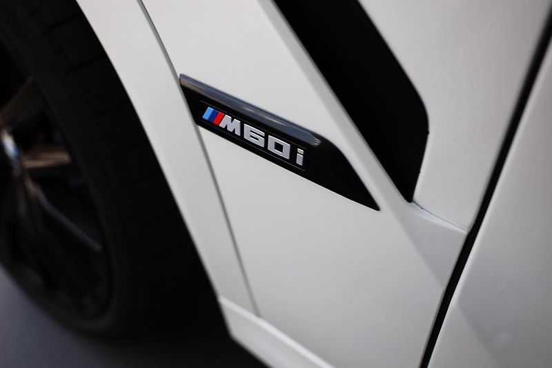 BMW X6 M60i - fotka 15 z 16