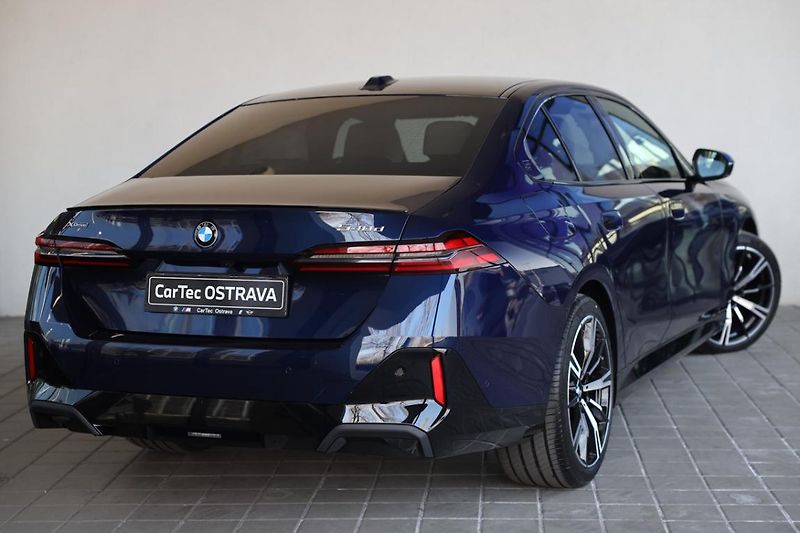 BMW Řada 5 540d xDrive Sedan - fotka 3 z 18
