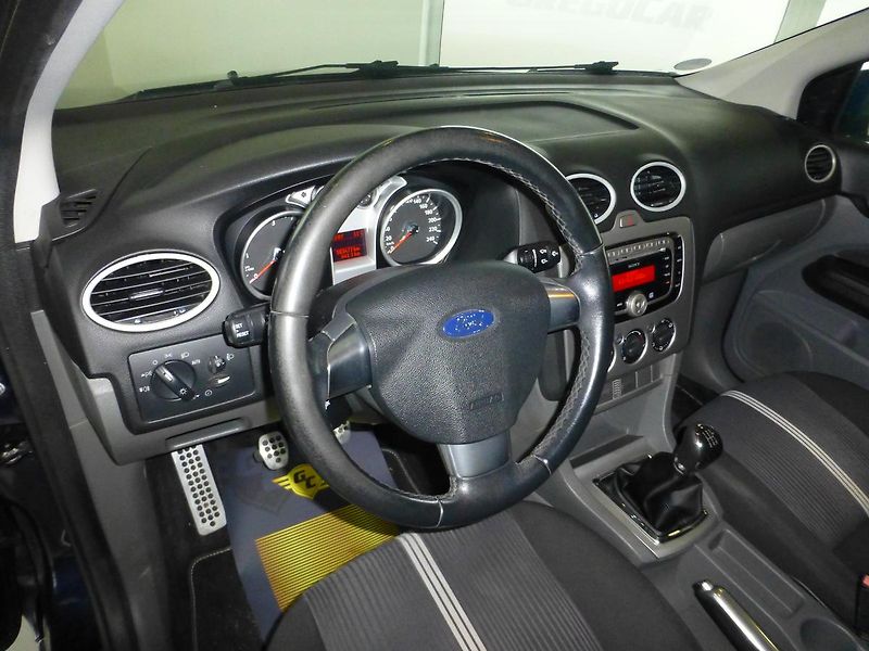 Ford Focus (2010) 1,6TDCI-80KW*KLIMATIZACE**ALU* - fotka 11 z 23