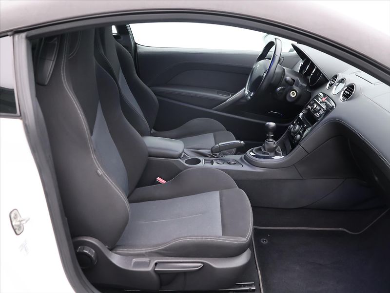 Peugeot RCZ 1,6 16V 147kW Allure Navi - fotka 10 z 32