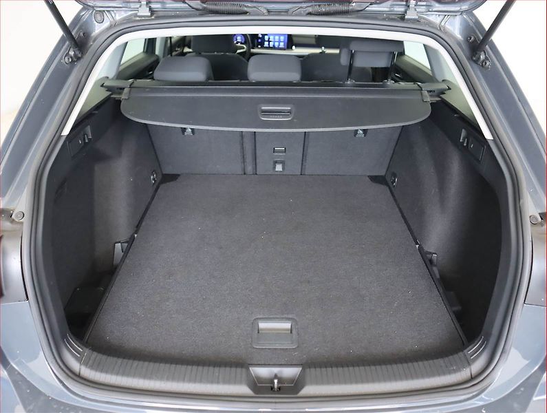 Volkswagen Golf (2021) Life 2.0 TDI, Automat, Navi - fotka 14 z 21