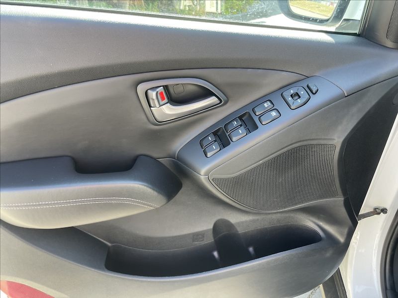 Hyundai ix35 2,0 CRDi 100kw 4x4 Tažné Kůže - fotka 21 z 41