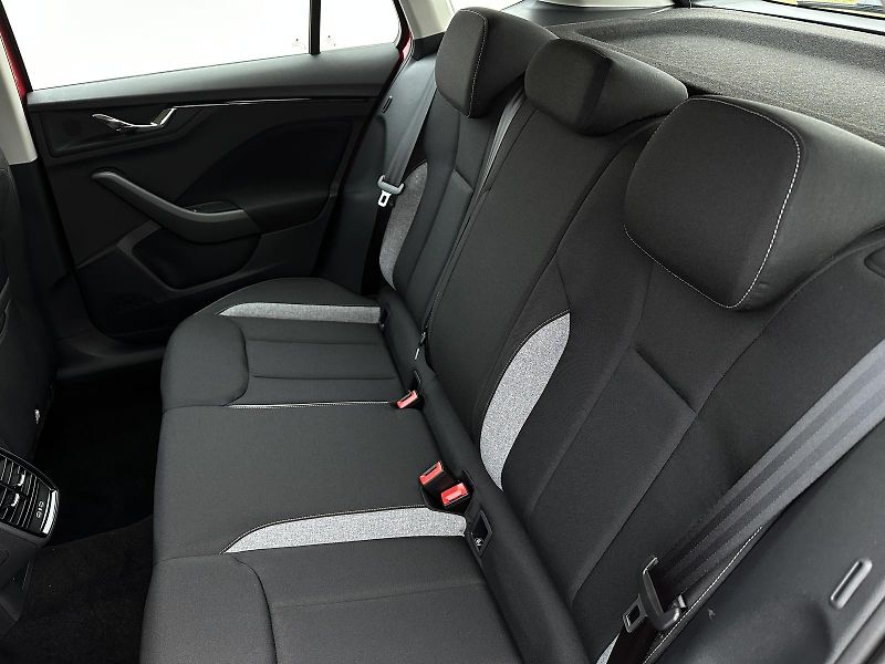 Škoda Kamiq 1.0TSi 116PS 2Z.KLIMA Tempomat - fotka 31 z 38