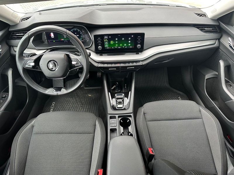 Škoda Octavia 2.0TDI 85kW DSG - ČR - fotka 12 z 27