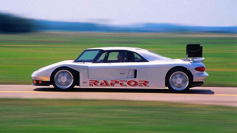 Od bizarních pokusů k docela úspěšnému supersportu. Znáte americký Mosler?