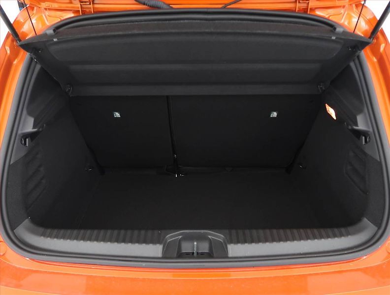 Renault Clio (2025) 1.0 TCe, Navigace, Tempomat - fotka 14 z 19
