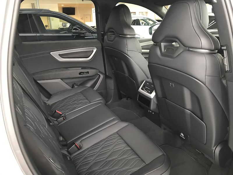Audi Q7 Quattro 8TT 3,0TDI - fotka 16 z 26