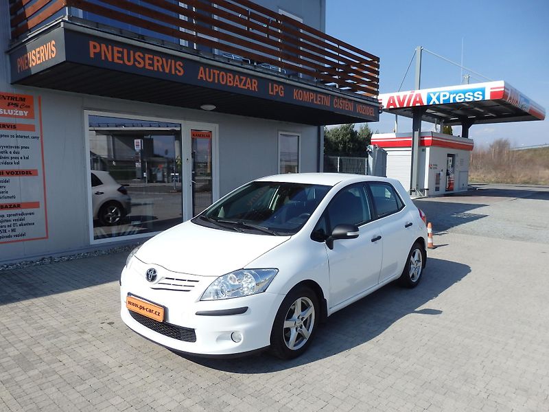 Toyota Auris 1.6 VALVE MATIC ZÁLOHOVÁNO - fotka 1 z 15