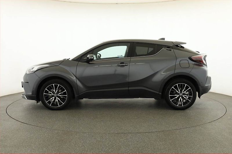 Toyota C-HR (2017) 1.2 Turbo, ČR,1.maj - fotka 3 z 17