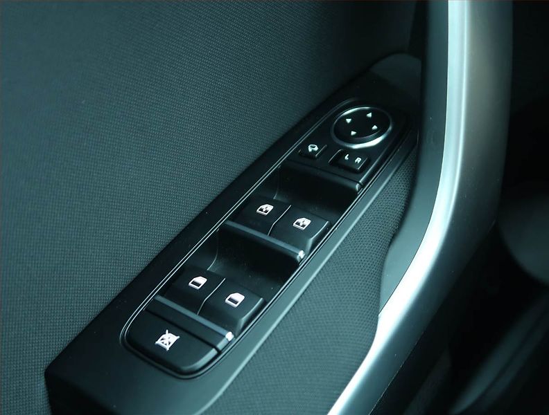 Kia Ceed (2025) Top 1.5 T-GDI - fotka 16 z 19