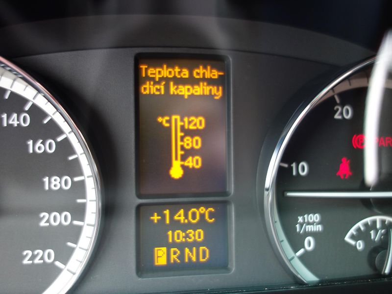 Mercedes-Benz Viano (2013) 3.0 CDI V6/ČR/MARCO POLO/6MÍST - fotka 34 z 123